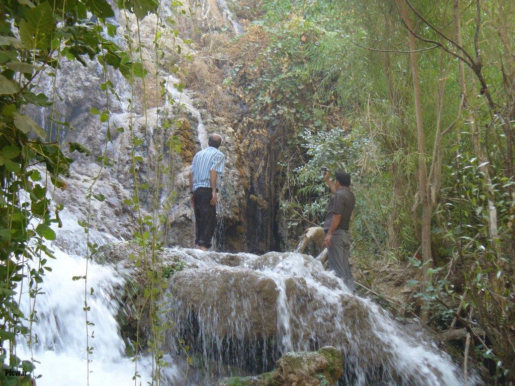 آبشار زیبای کوهمره