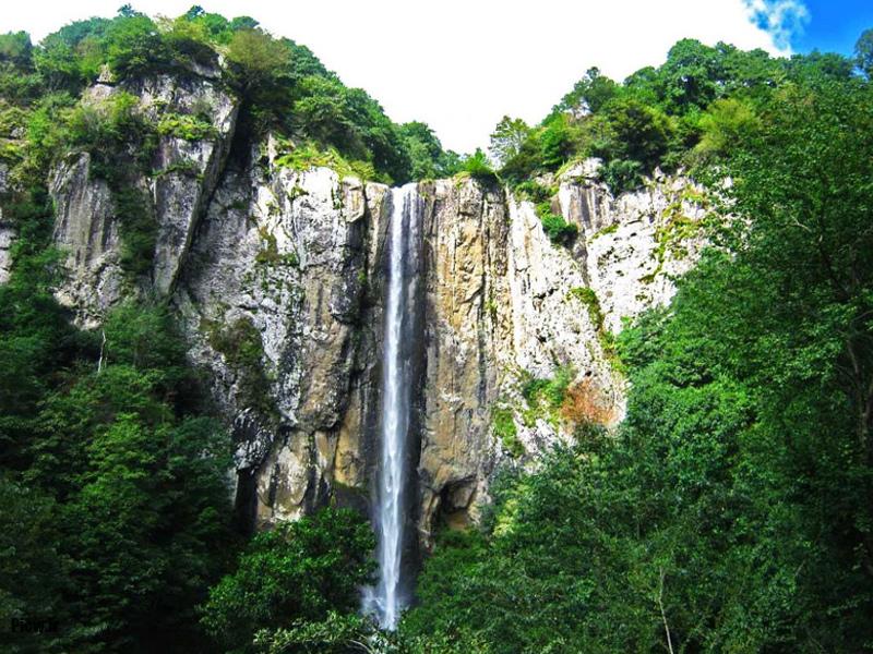 آبشار زیبای آلاشور