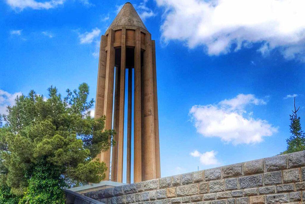 آرامگاه ابن سینا