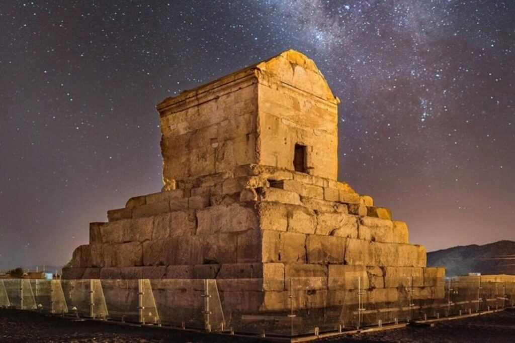 شکوه پاسارگاد