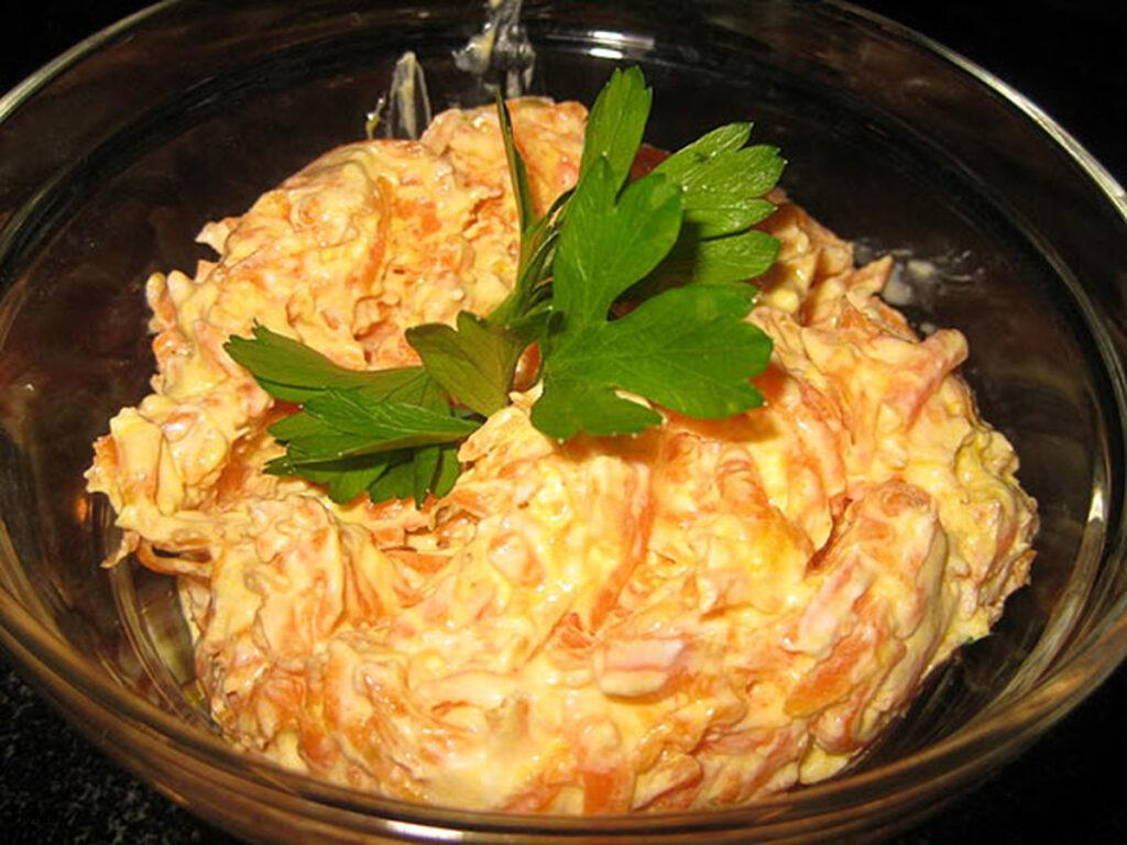 سالاد هویج و کشمش