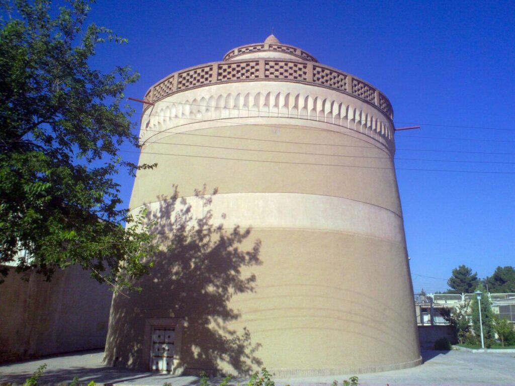 برج کبوترخانه یزد