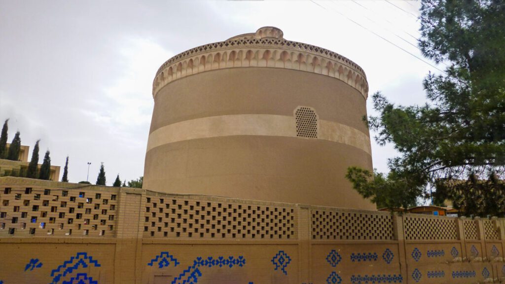 برج کبوترخانه یزد