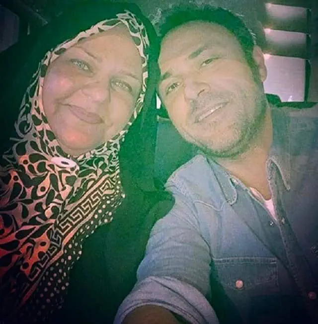 علیرضا کمالی و مادرش