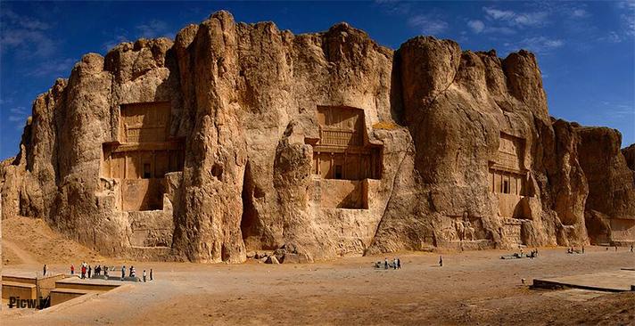 معماری و تکنیک حکاکی