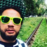 بیوگرافی علی صادقی