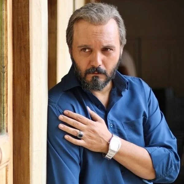 کامبیز دیرباز (2)