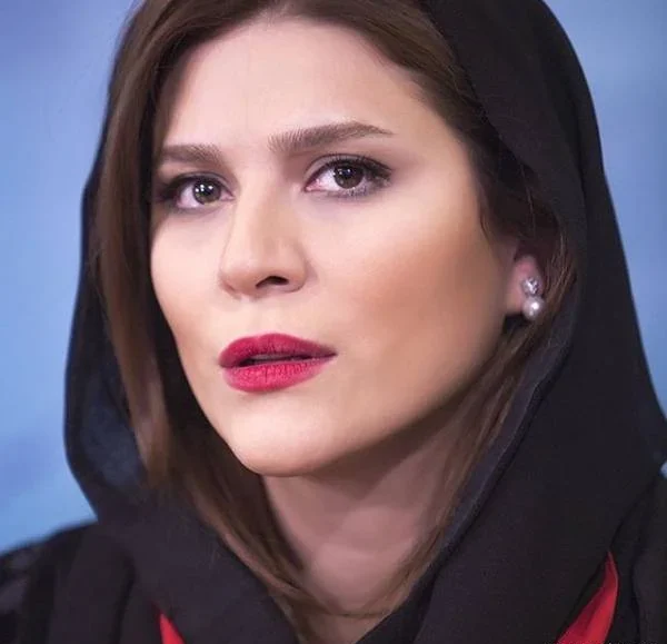 1. بیوگرافی سحردولتشاهی