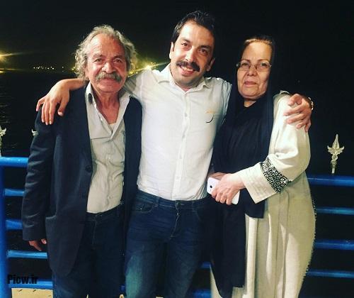 عباس جمشیدیفر به همراه والدینش عباس جمشیدیفر به همراه والدینش