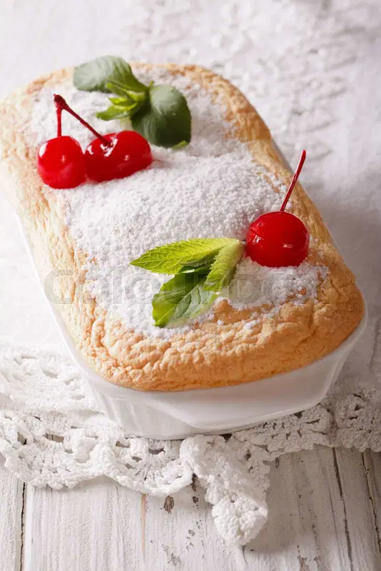 زالتسبورگر نوکرل یا سالتسبورگر نوکرل Salzburger Nockerl یک سوفله شیرین