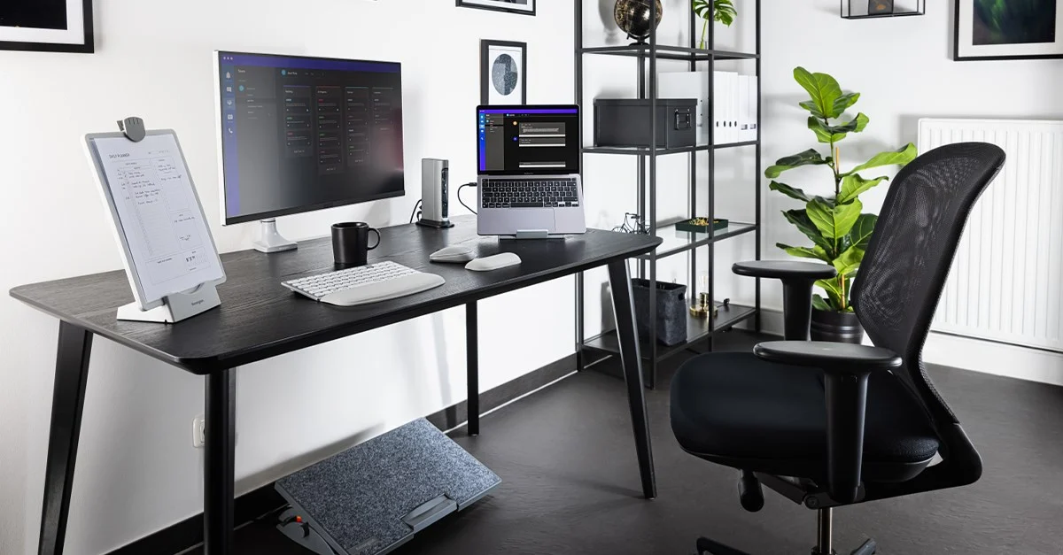 اتاق کار مدرن (Setup Tour)؛ نگاهی تصویری به زیباترین میزهای کار تکنولوژیک دنیا ergonomic desk set up with wrist rest laptop riser monitor arm and footrest 1675216556