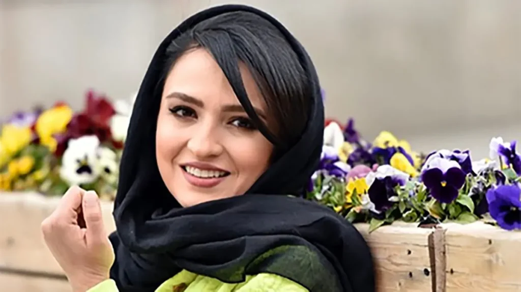 گلاره عباسی