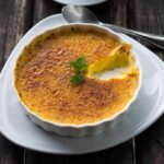 کرم بروله؛ دسر فرانسوی با کارامل طلایی و بافت کرمی