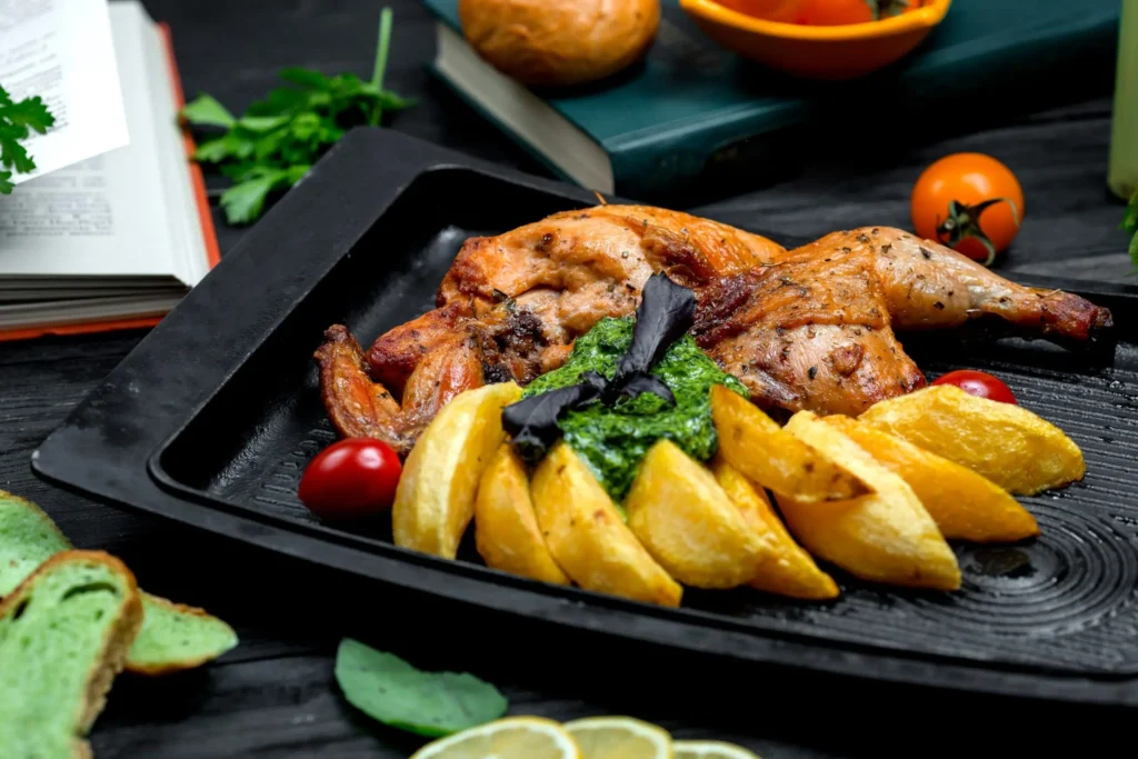 خوراک مرغ و سیب‌زمینی