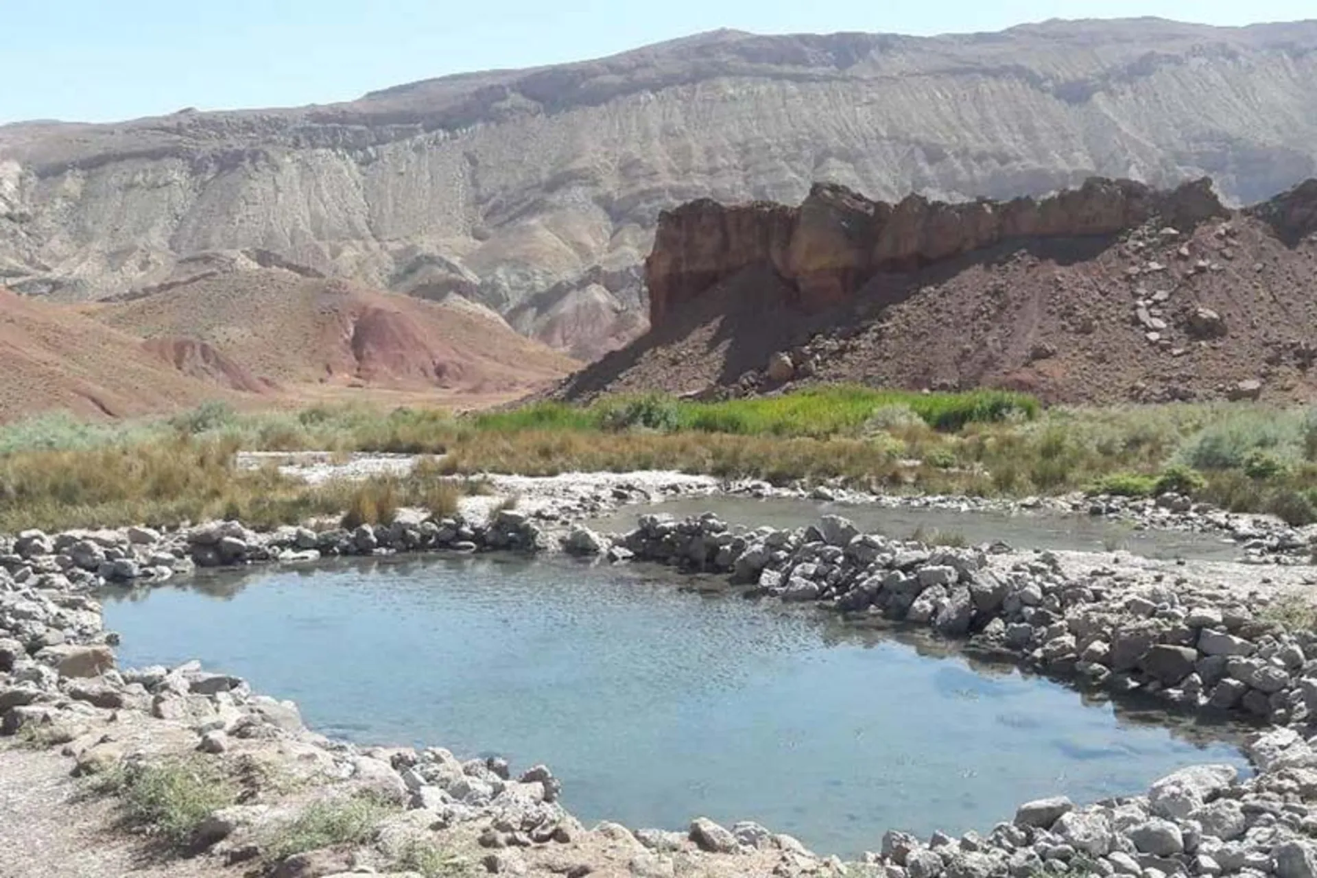 چشمه آب گرم سمنان