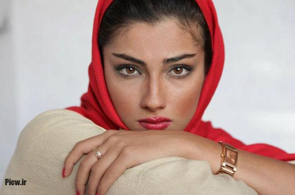 محیا دهقانی