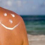 اهمیت ضدآفتاب در تمام فصول؛ چرا باید همیشه از ضدآفتاب استفاده کنیم؟ ضدآفتاب در تمام فصول