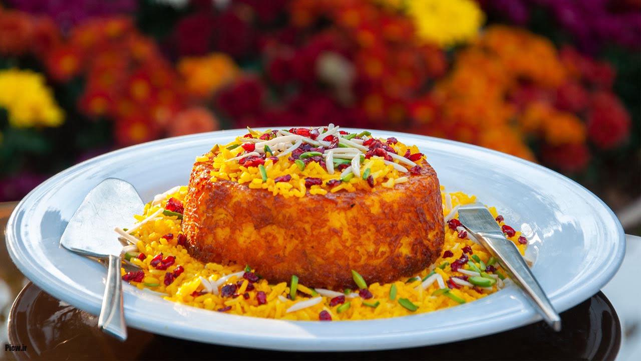 ته‌چین مرغ زعفرانی