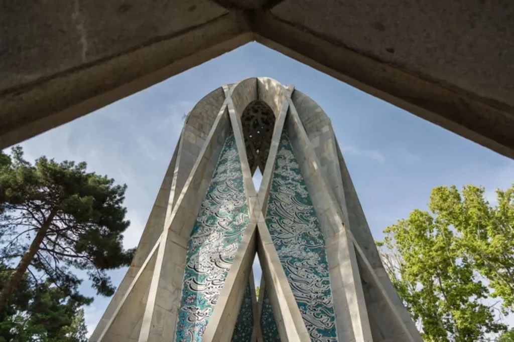 آرامگاه خیام