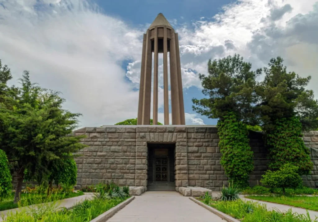 آرامگاه ابن سینا